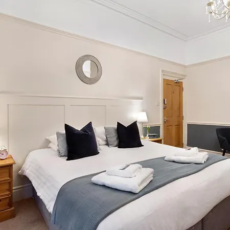 Fountains Guest House - Harrogate Stays Guest house